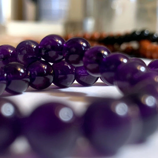 Gemstone Bracelets for Men: A Style Guide